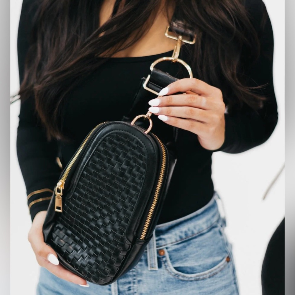 Pretty Simple WAVERLY WOVEN SLING BAG